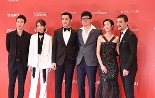 向佐红毯盛典，小牌大耍的星光之旅