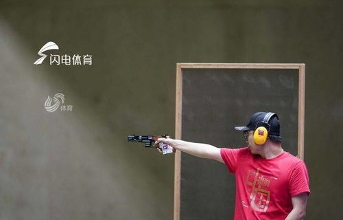 射击队英雄李越宏，印度细菌感染的挑战与抗争