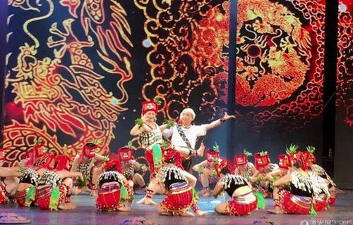 锣鼓迎新春，舞乐庆华年——共赏传统庆贺之韵