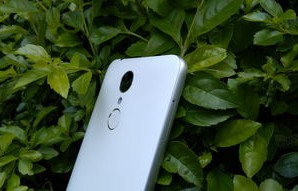 本易手机，科技与美学的完美结合