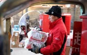 五十岁快递员荣升为大体老师