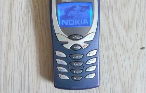 诺基亚手机图片(诺基亚8250手机图片)