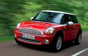 奔驰迷你mini女款图片(奔驰迷你mini女款图片及颜色)