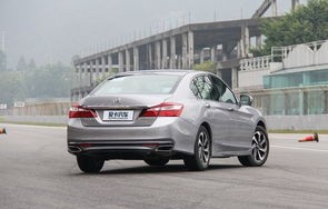 雅阁2021款报价及图片(雅阁2021款报价及图片自动挡)