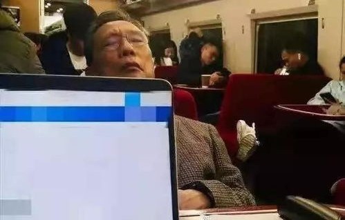 钟南山院士88岁现身，健步如飞，活力四溢