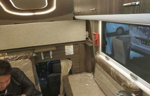 依维柯房车15万左右(福特小房车168万)
