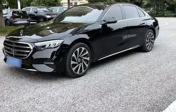 懂车的人买奔驰还是奥迪(奥迪a6和奔驰e300哪个好)