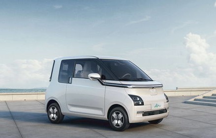 纯电动汽车价格及图片(五菱纯电动汽车价格及图片)