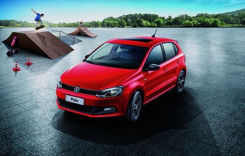 大众polo汽车(大众polo汽车油箱盖怎么打开)