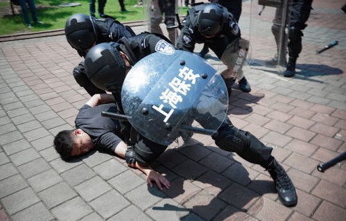 洗浴中心多人突发不适，紧急送医事件深度报道