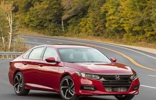 十代雅阁多少钱(十代雅阁多少钱一公里多少钱)