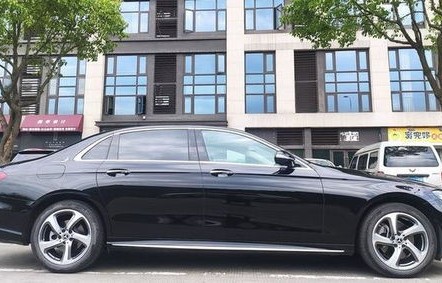 开奔驰e级都是穷人(开奔驰e级算高档吗)