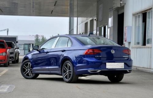 上海大众凌渡2022款报价及图片(上汽大众凌渡最新报价)