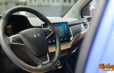 哪吒汽车客服失态事件，忘挂电话辱骂车主的背后