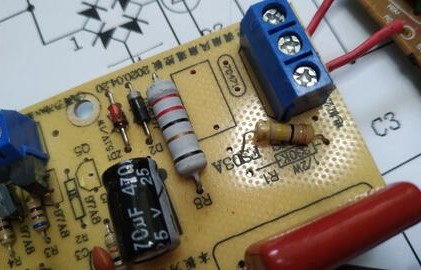 长虹等离子电视不开机(长虹等离子电视不开机电源指示灯闪烁继电器动作)