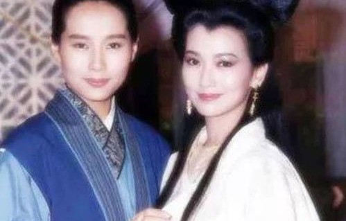 叶童赵雅芝同台颁奖，梦回许仙白娘子