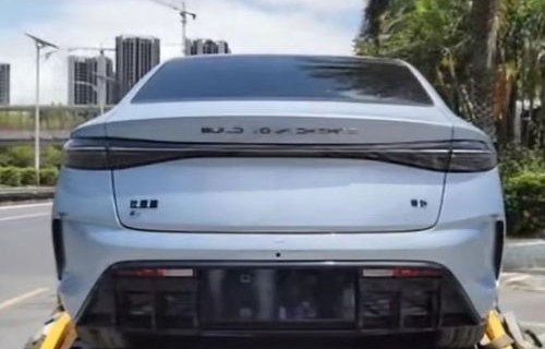 比亚迪海豹最新消息(比亚迪海豚汽车图片)