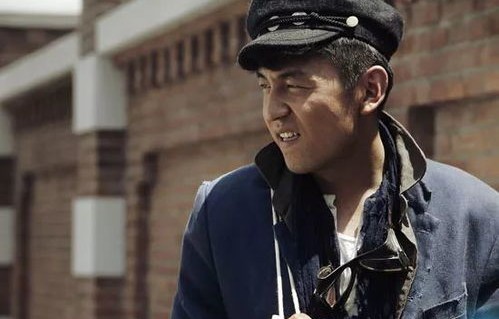 雷佳音与张艺谋的电话之谜，一位演员的期待与电影巨匠的神秘