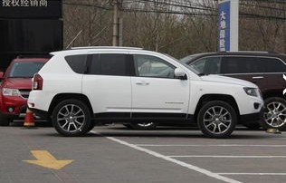吉普指南者报价及图片(吉普指南者报价及图片 新款大全)