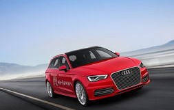 奥迪车图片真实图片(奥迪车图片真实图片第一人称副驾驶)