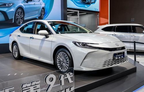 丰田凯美瑞智能电混双擎(丰田凯美瑞智能电混双擎多少钱)