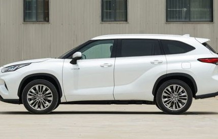 丰田中型suv车型大全(丰田中型suv报价及图片)