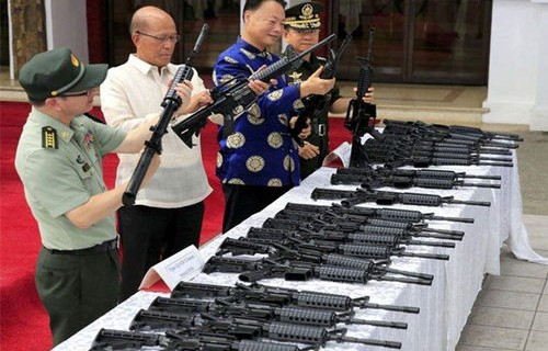 菲律宾华人遭开七枪倒地事件，中使馆积极介入