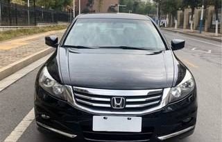 十代雅阁二手车价格(十代雅阁二手车价格表最新)