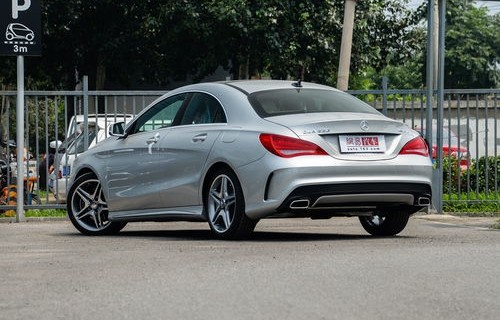 奔驰cla(奔驰cla220图片)