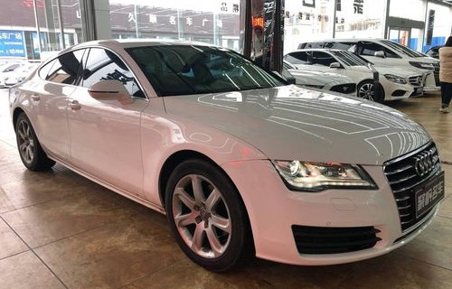 奥迪a4现在多少钱一辆(奥迪a4现在多少钱一辆,新版的)