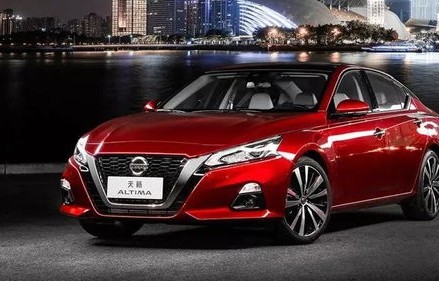 为何都建议买雅阁不买天籁(哪一年的天籁质量好)