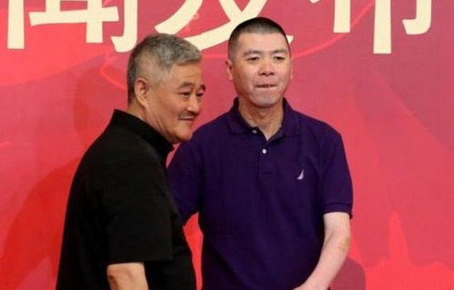 葛优徐帆携手颁奖，冯导缺席，情谊犹在