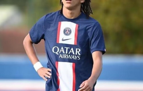 姆巴佩为弟弟伊桑送上18岁成人礼祝福