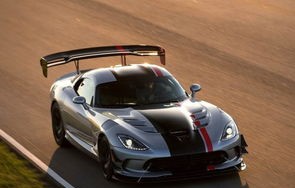 道奇蝰蛇价格及图片(道奇蝰蛇价格及图片 车标)