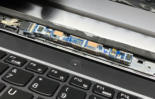 r9000p(r9000p开机黑屏只有键盘亮)