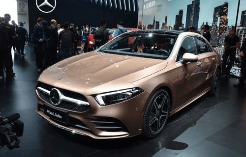 奔驰c63多少钱一台(奔驰c63多少钱一台新车)