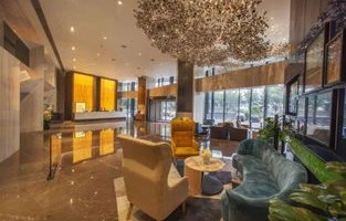 男子入住酒店，意外发现装修风格犹如医院