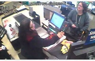 悲剧瞬间，违法驾驶酿成直播中遇难夫妻的悲剧