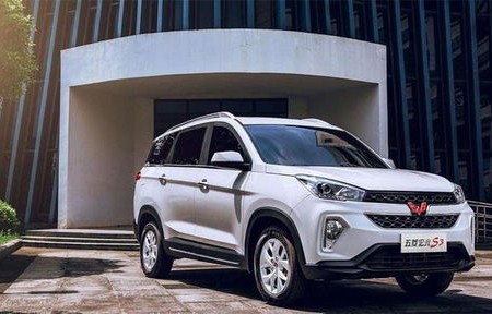 五菱宏光最新款自动挡(五菱宏光最新款自动挡suv)