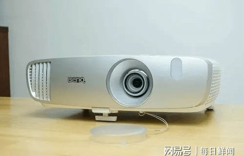 家用投影机哪个牌子好(家用投影机哪个牌子好用)