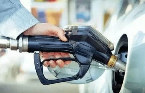 92号汽油一升等于几斤(1升汽油多少斤)