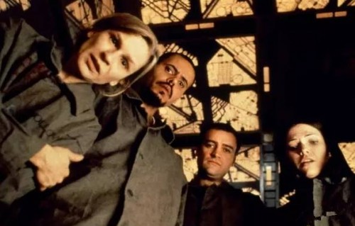 将军的现代夫人，跨越时空的深情