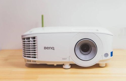 什么投影仪比较好（什么投影仪比较好用）