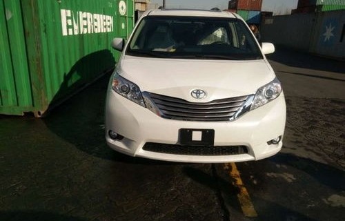 丰田塞纳最新款(丰田塞纳最新款图片)