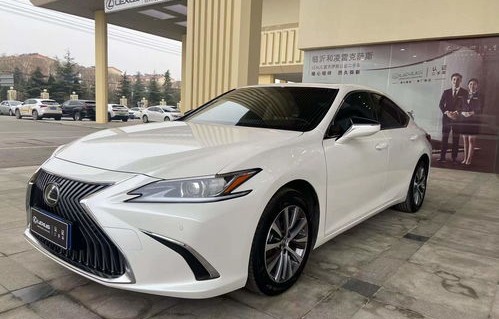 雷克萨斯es300h新款价格(雷克萨斯es300h新款价格 混动)