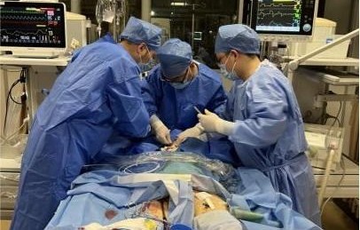 32岁网红下播后突发脑出血进ICU，生命的脆弱与网络世界的责任