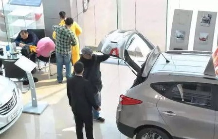 新手建议买轿车还是suv(新手应该买轿车还是suv)