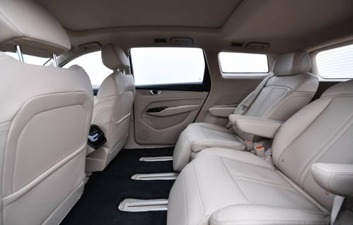 五菱凯捷2022新款(五菱凯捷2022新款七座商务车有自动驻车吗)