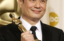 费翔的感慨，今年是第一年家里无人