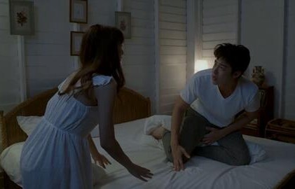 新婚夜，我被少帅哄一整晚的甜蜜故事